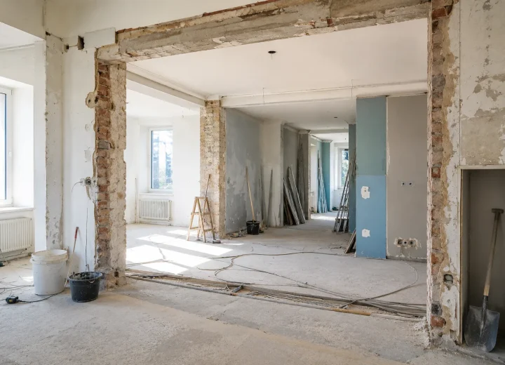 Kernsanierung: Wohnung bis auf den Rohbau zurückgebaut