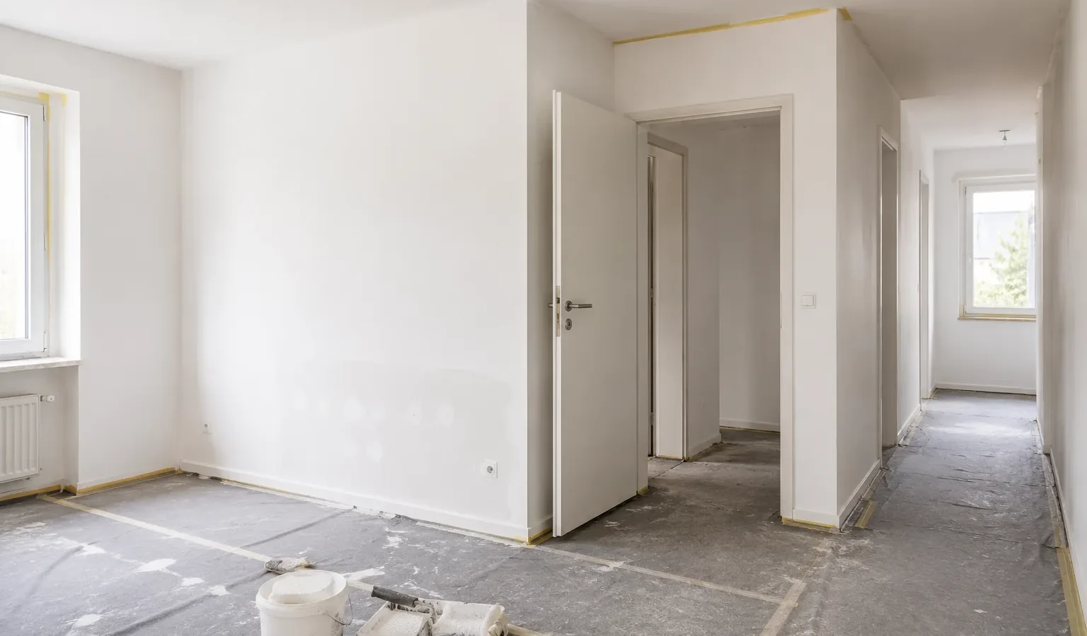 Instandgestellte Wohnung nach dem Mieterwechsel mit frisch gestrichenen Wänden