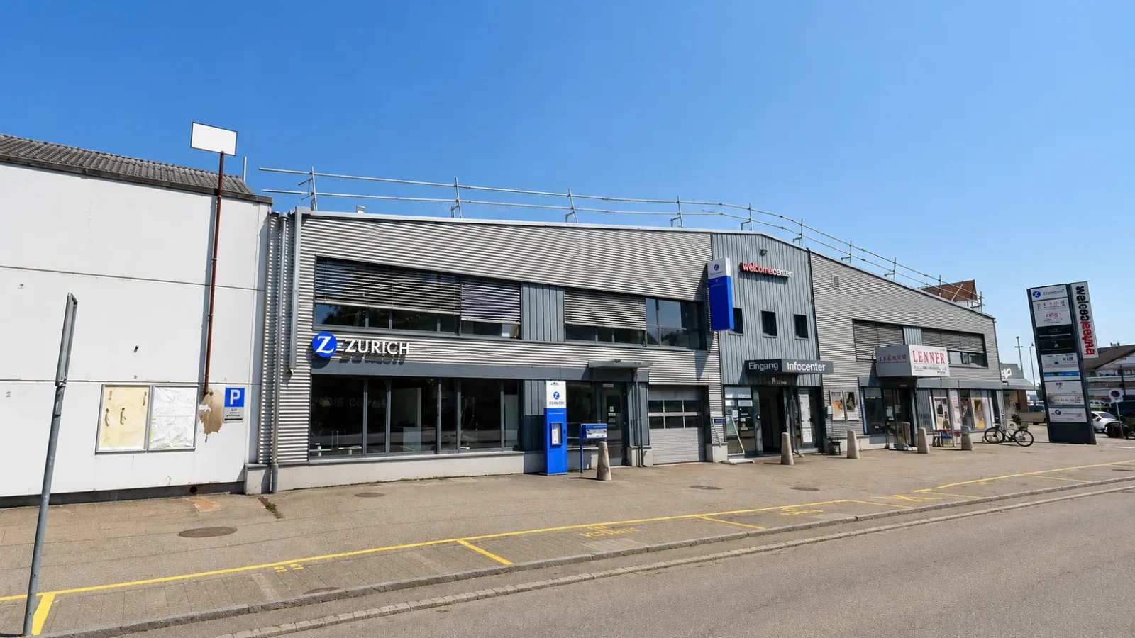 Moderne Geschäftsliegenschaft mit Büro- und Gewerbeflächen
